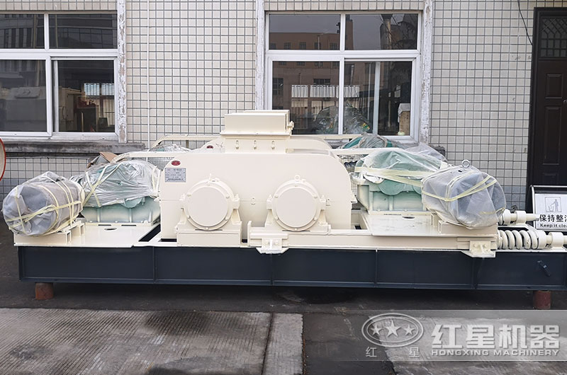 對(duì)輥式粉碎機(jī)圖片