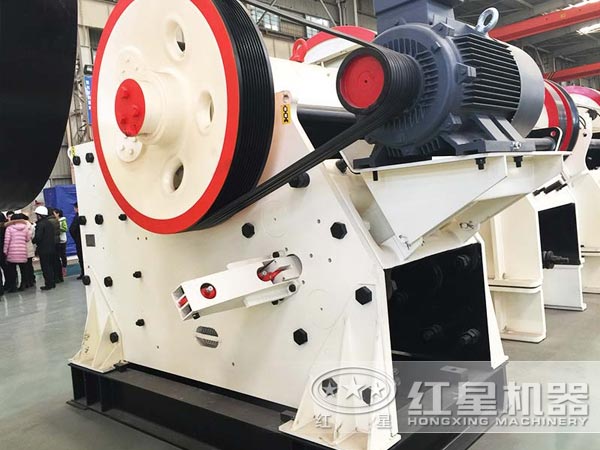 新一代CJ歐版顎式破碎機憑借高產(chǎn)、低耗迅速走紅市場