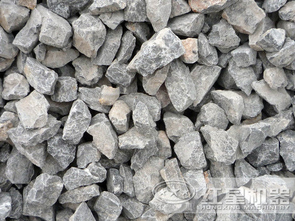 粉碎石灰石建議使用的大型礦石破碎機(jī)是鱷嘴式的，還是錘式的？
