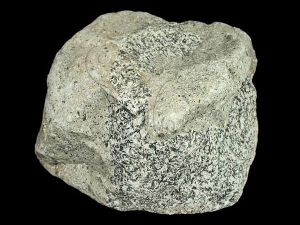 乘載著全套流動(dòng)破碎篩分機(jī)，小小的石頭實(shí)現(xiàn)了大大的夢想