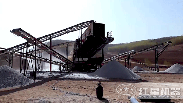 柴油小型流動(dòng)石子破碎機(jī)價(jià)格多少錢？產(chǎn)量是多少？