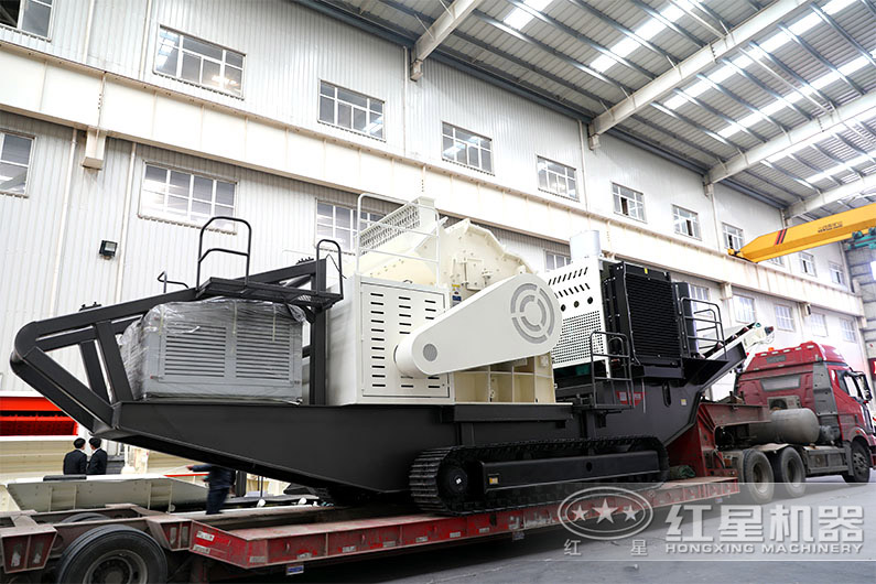 山東又一移動(dòng)河卵石制砂機(jī)裝車發(fā)貨，即將奔赴夜場