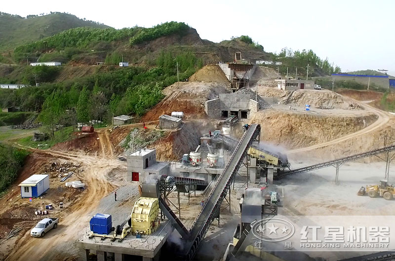 河南三門峽客戶碎石加工現(xiàn)場