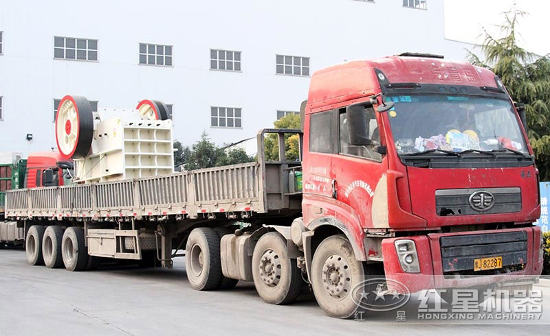 人工破碎混凝土用什么機(jī)器？選擇顎破機(jī)，大產(chǎn)量，運(yùn)行可靠