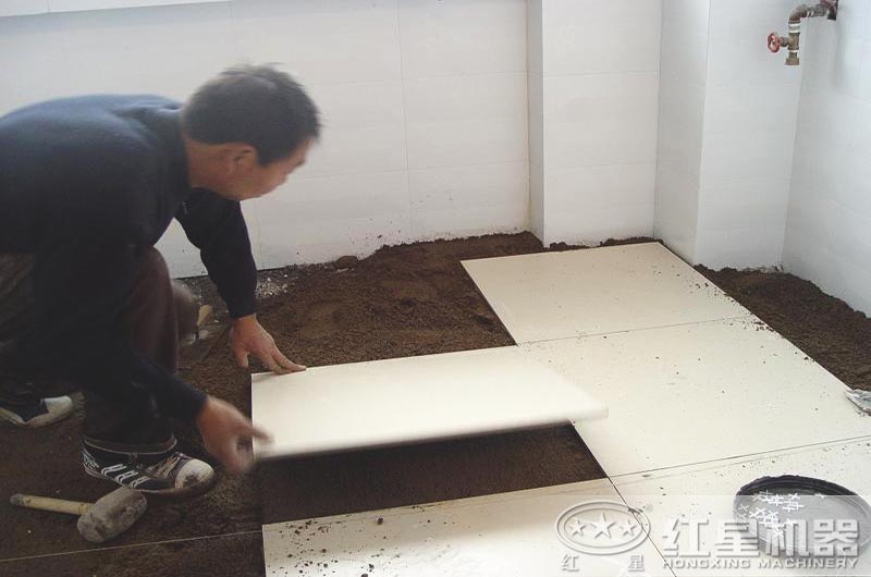 鋪地磚用石粉和沙子哪個好？制粗石粉用什么制沙機(jī)？